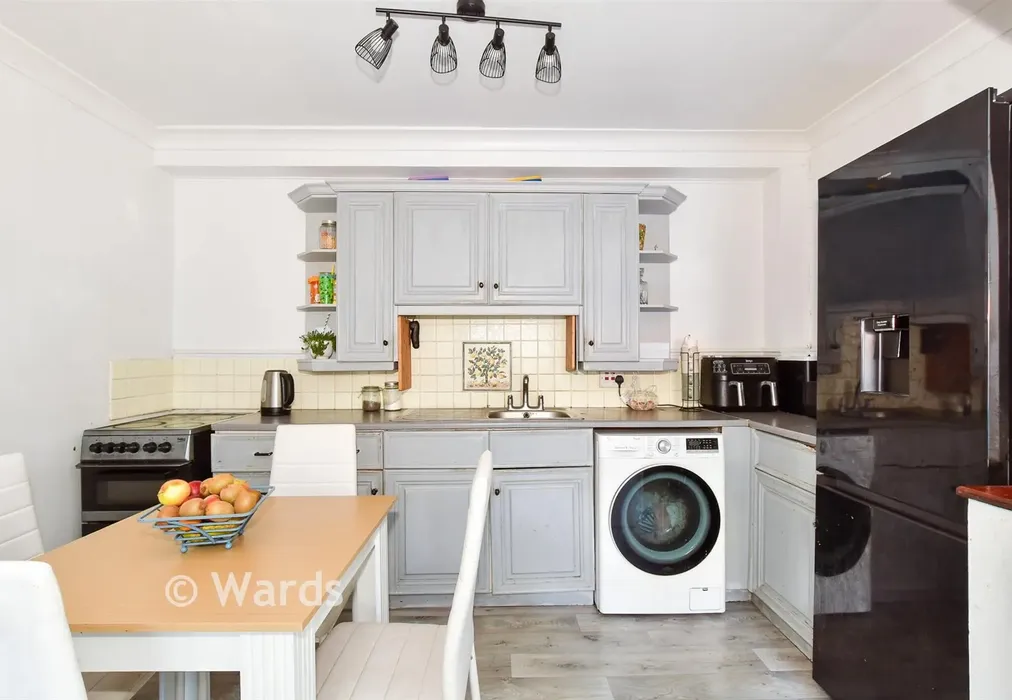 Kitchen - Bower Street, Maidstone, Kent - Wards of Kent