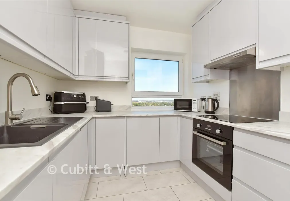 Kitchen - Clarendon Road, Wallington, Surrey - Wards of Kent