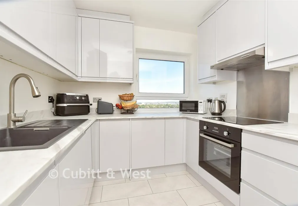 Kitchen - Clarendon Road, Wallington, Surrey - Wards of Kent