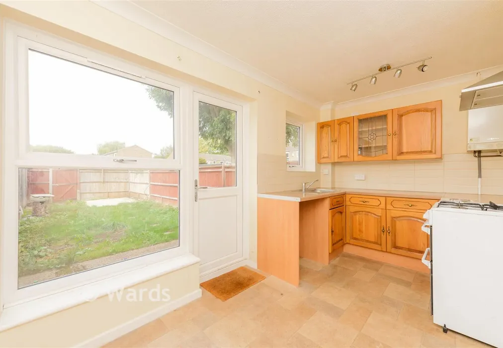 Kitchen - Farm Holt, New Ash Green, Longfield, Kent - Wards of Kent