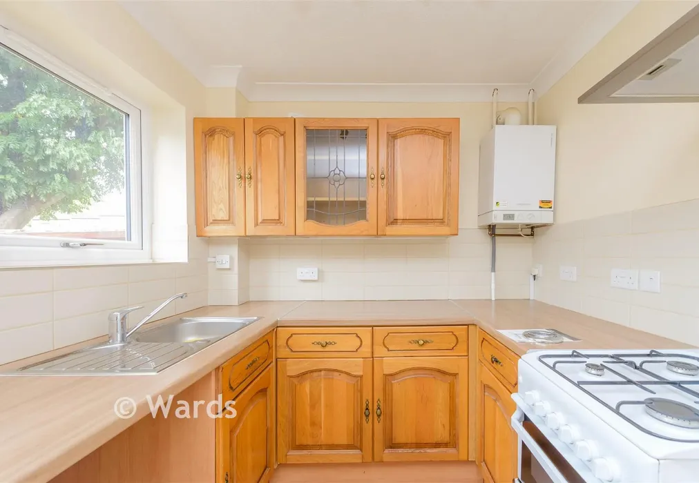 Kitchen - Farm Holt, New Ash Green, Longfield, Kent - Wards of Kent