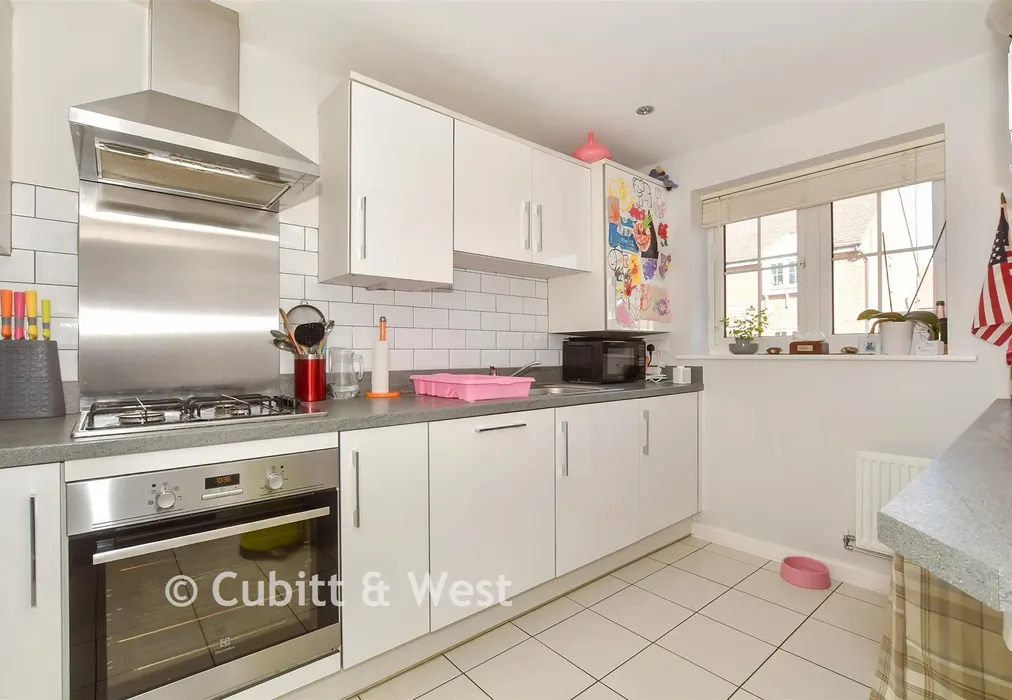 11100VQB - Ockenden Road, Littlehampton, West Sussex - Wards of Kent