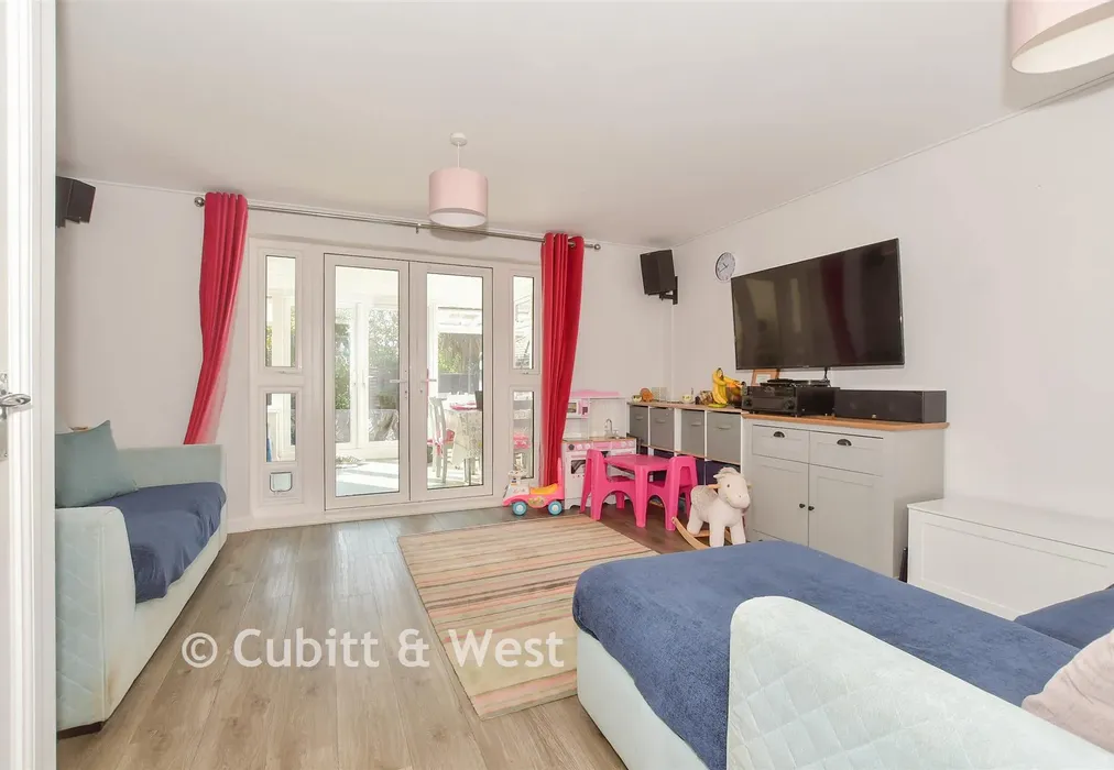 Lounge/Dining Room - Ockenden Road, Littlehampton, West Sussex - Wards of Kent