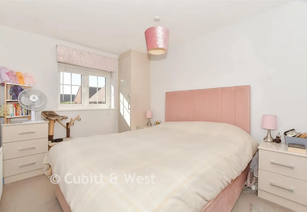 Bedroom 1 - Ockenden Road, Littlehampton, West Sussex - Wards of Kent