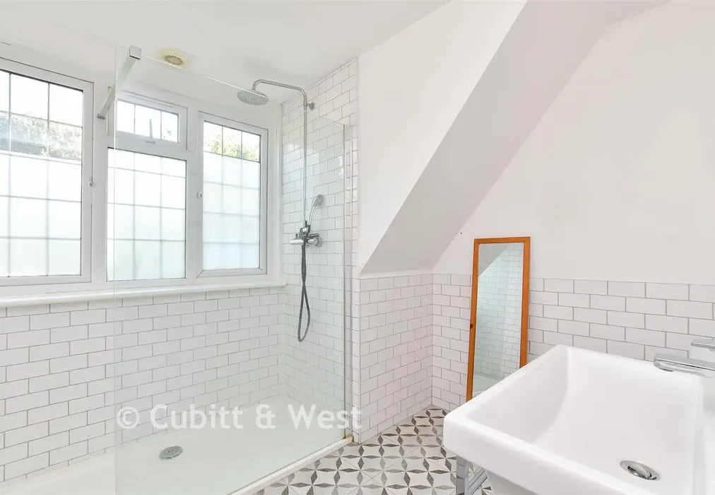 En-Suite Shower Room - Falmer Road, Woodingdean, Brighton, East Sussex - Wards of Kent