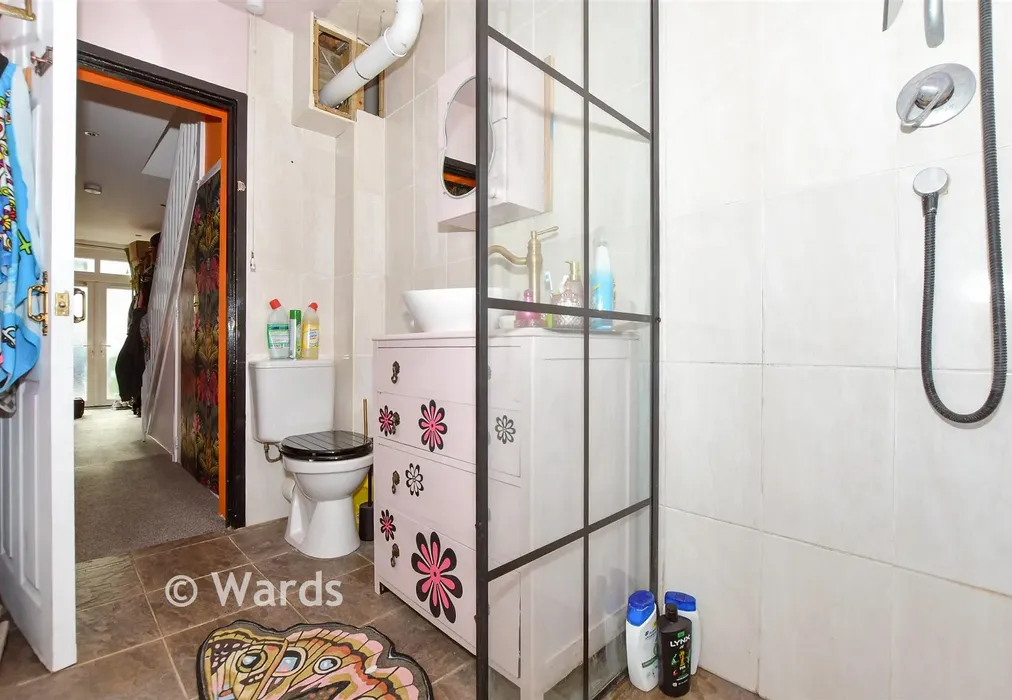 Shower Room - Walton Road, Folkestone, Kent - Wards of Kent