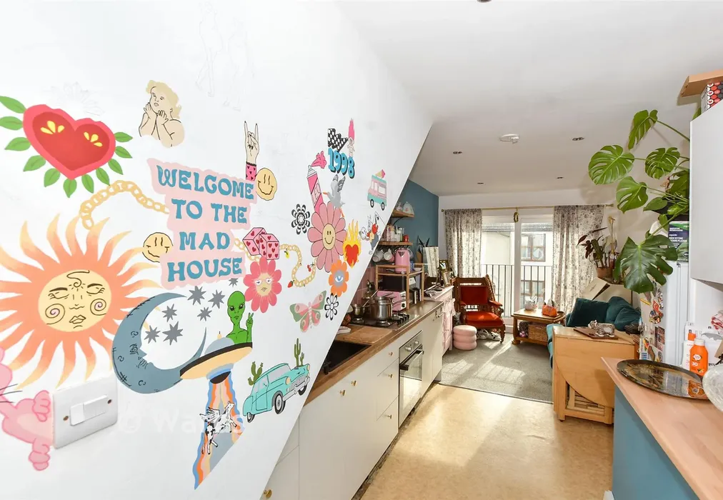 Internal Lifestyle Photograph - Walton Road, Folkestone, Kent - Wards of Kent