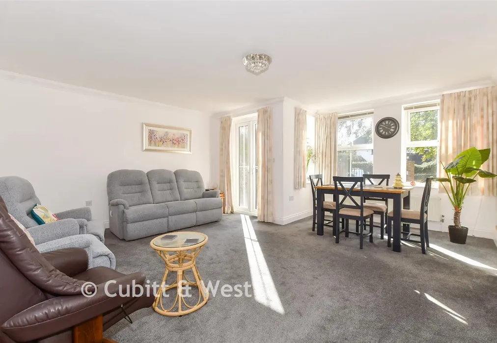 Lounge/Dining Room - Sea Lane, East Preston, West Sussex - Wards of Kent
