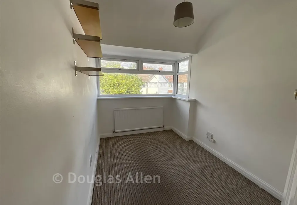 Bedroom - Oval Road North, Dagenham, Essex - Wards of Kent