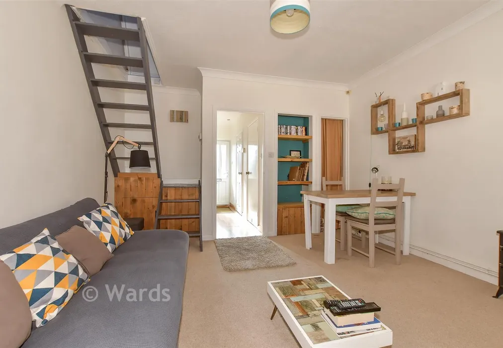 Lounge/Bedroom - St. Jacob's Place, Canterbury, Kent - Wards of Kent