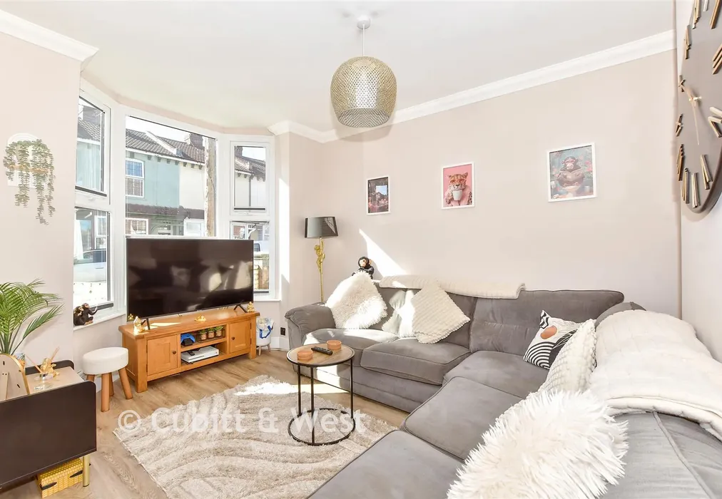 Lounge - Wymering Road, North End, Portsmouth, Hampshire - Wards of Kent