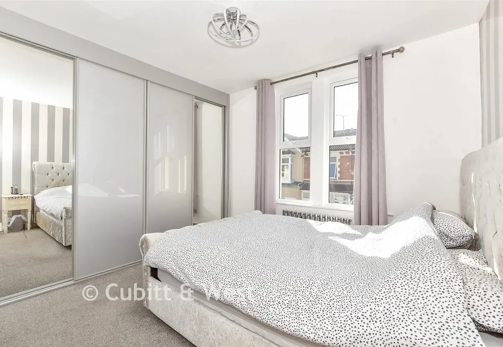 Bedroom 1 - Wymering Road, North End, Portsmouth, Hampshire - Wards of Kent