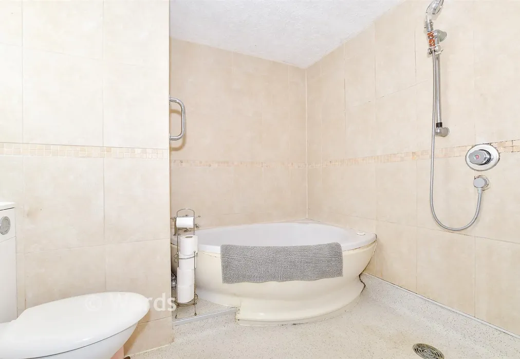 Bathroom - Loose Road, Loose, Maidstone, Kent - Wards of Kent