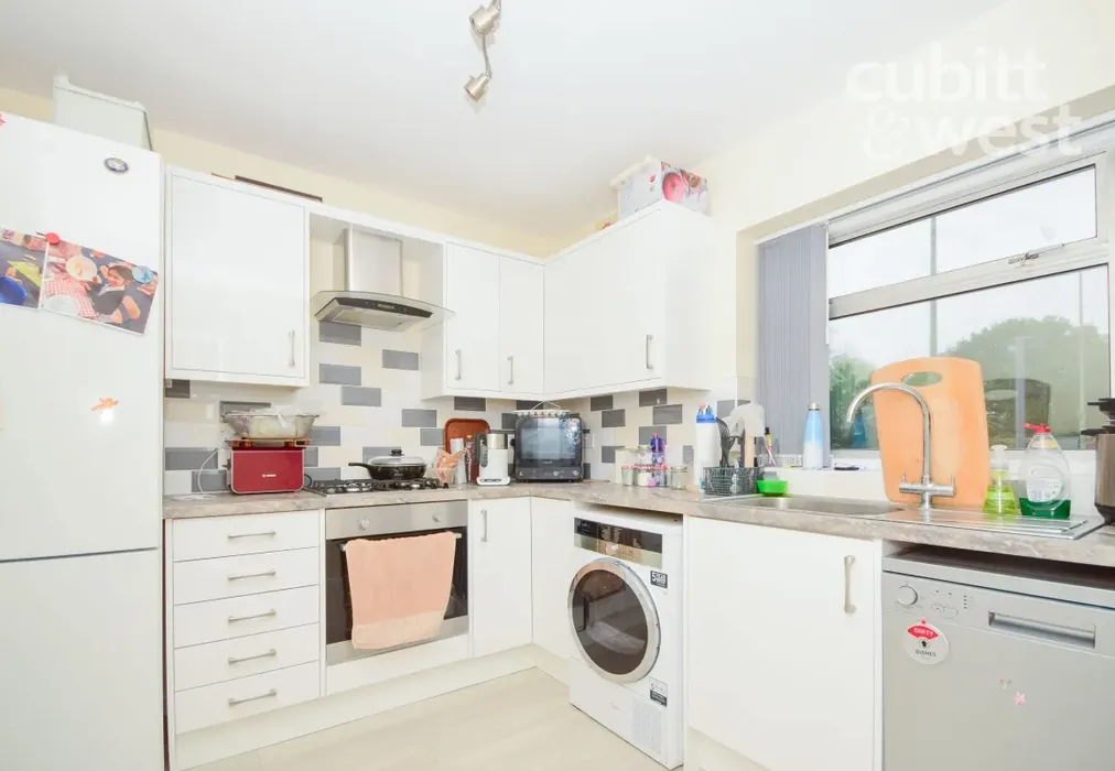 Kitchen - Church Walk, Brighton Road, RH6 - Wards of Kent