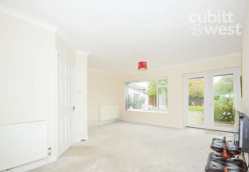 Lounge/Diner - Church Walk, Brighton Road, RH6 - Wards of Kent