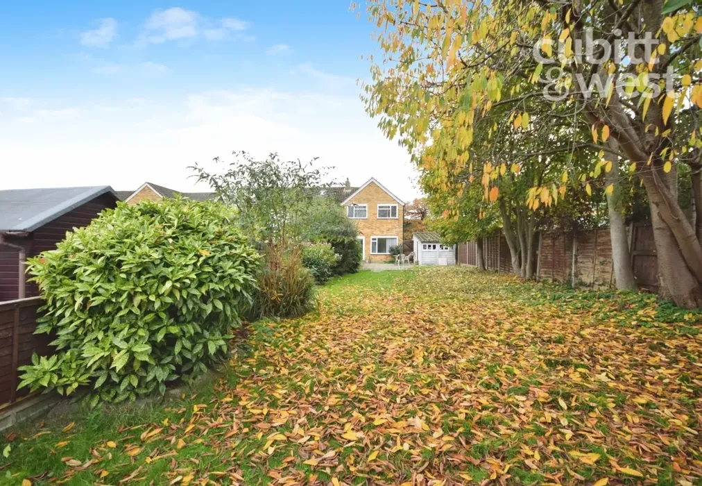 Garden - Church Walk, Brighton Road, RH6 - Wards of Kent