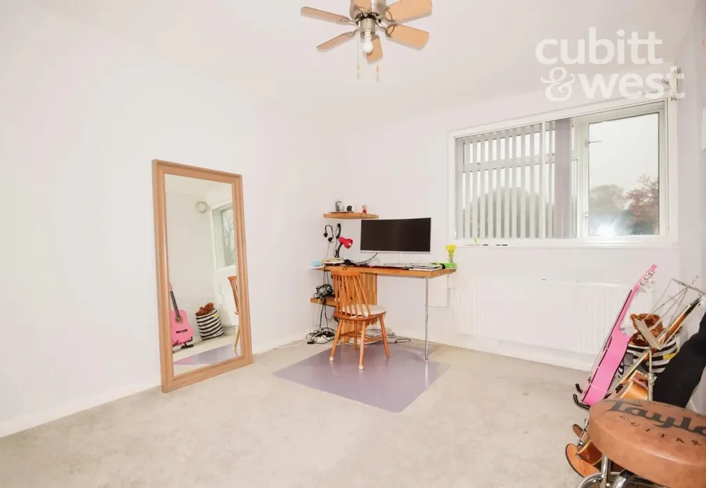 Bedroom 1 - Church Walk, Brighton Road, RH6 - Wards of Kent