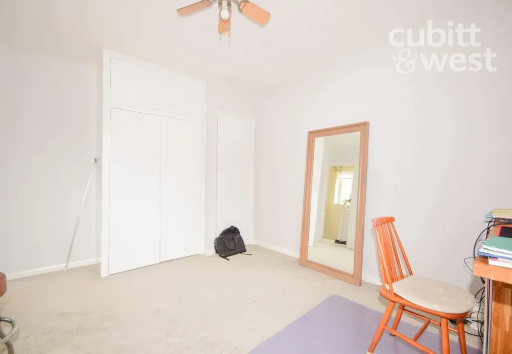 Bedroom 1 - Church Walk, Brighton Road, RH6 - Wards of Kent