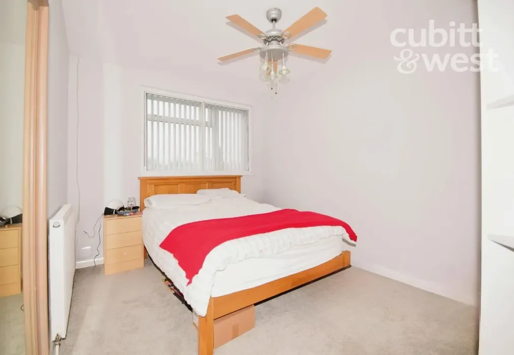 Bedroom 2 - Church Walk, Brighton Road, RH6 - Wards of Kent