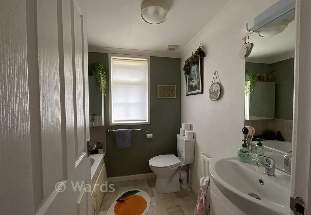 Bathroom - Dover Road, Barham, Canterbury, Kent - Wards of Kent