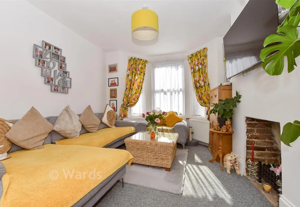Lounge - Balfour Road, Dover, Kent - Wards of Kent