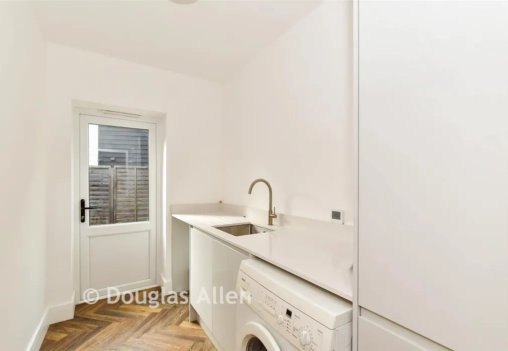 Utility Room - Duck Lane, Thornwood, Epping, Essex - Wards of Kent