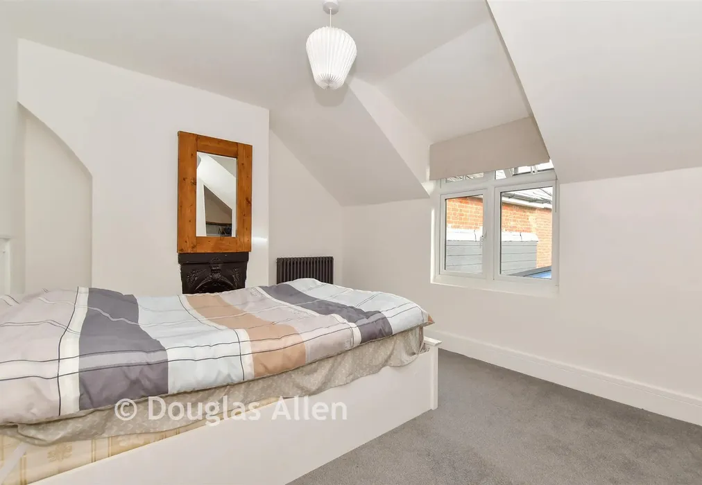Bedroom 3 - Duck Lane, Thornwood, Epping, Essex - Wards of Kent