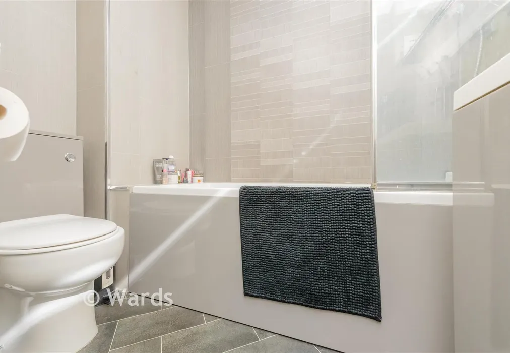 Bathroom - The Coppice, Vigo, Kent - Wards of Kent