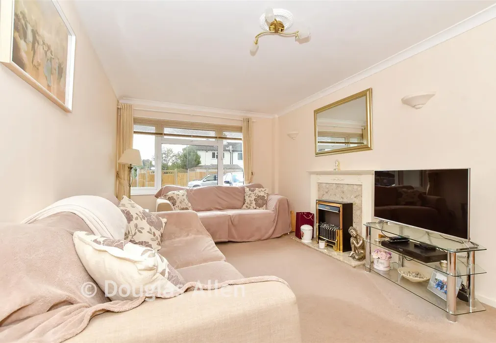 Lounge - York Road, North Weald, Essex - Wards of Kent