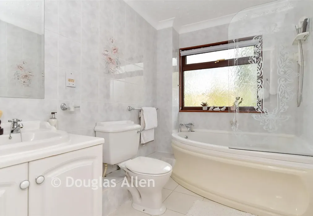 Bedroom 1 - York Road, North Weald, Essex - Wards of Kent