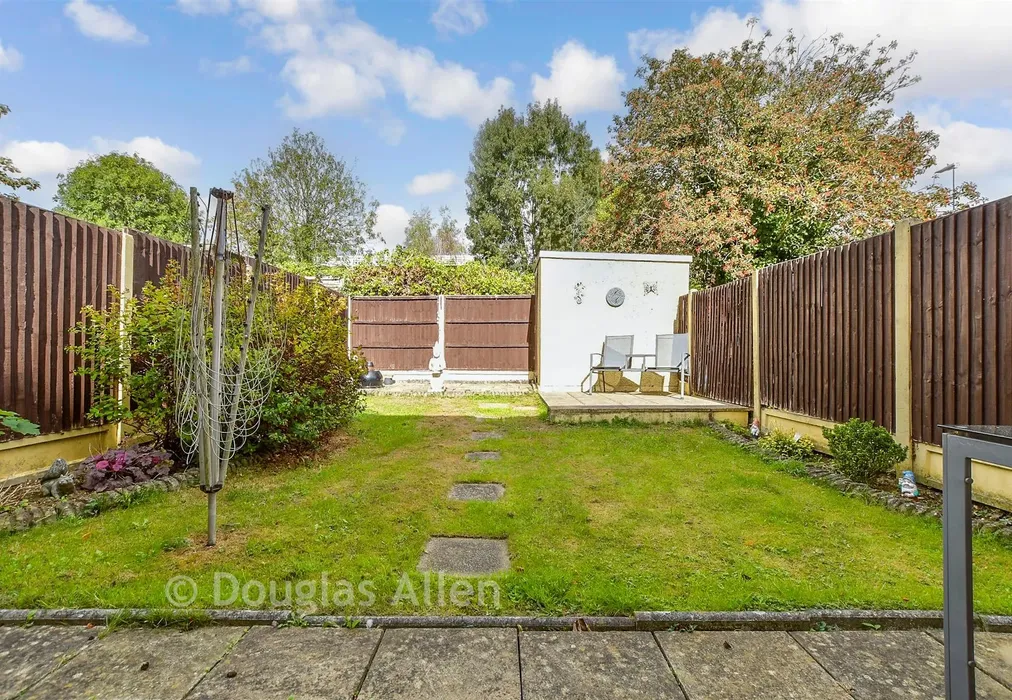 Rear Garden - York Road, North Weald, Essex - Wards of Kent
