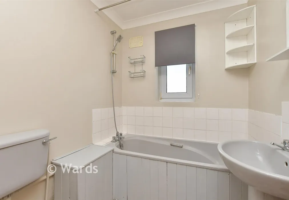 Bedroom 1 (Modern style) - Sanders Court, Minster-On-Sea, Kent - Wards of Kent
