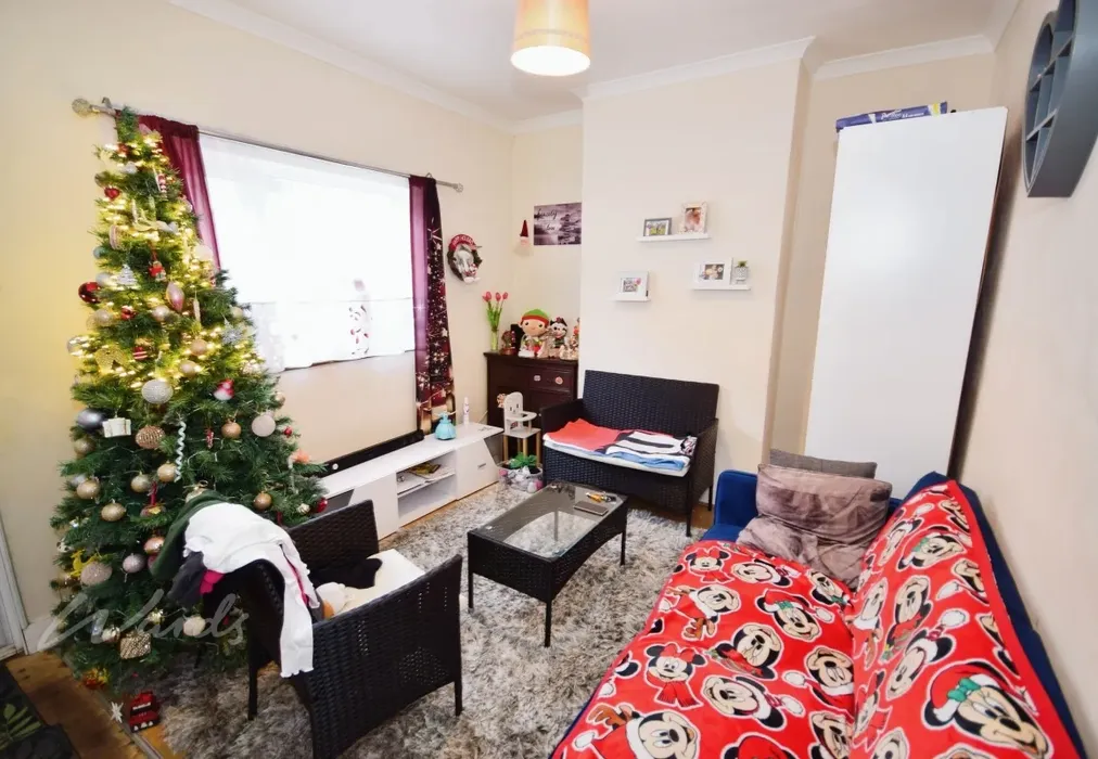 luton lounge - Luton Road, Chatham - Wards of Kent