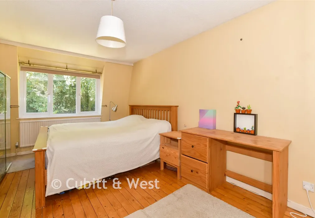 Bedroom 1 - Cook Road, Horsham, West Sussex - Wards of Kent