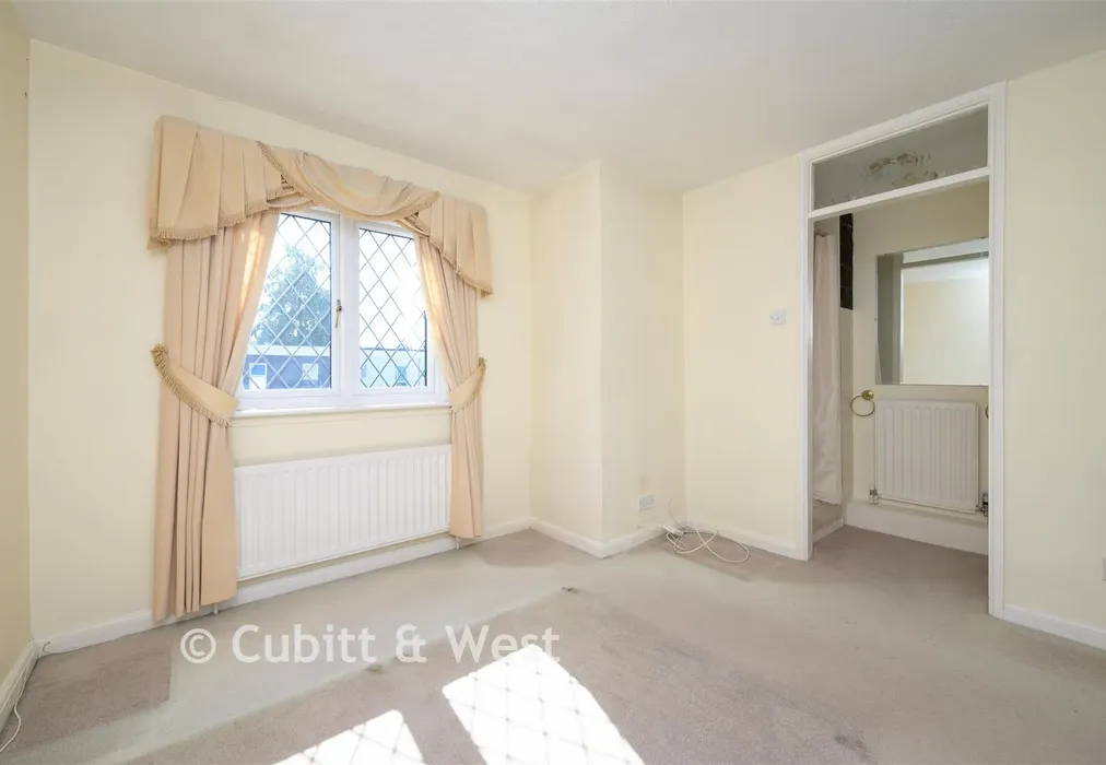 Bedroom 1 - Fleetwood Close, Tadworth, Surrey - Wards of Kent