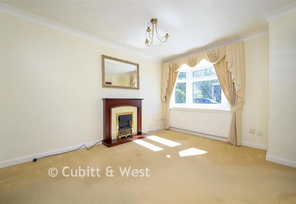 Lounge - Fleetwood Close, Tadworth, Surrey - Wards of Kent