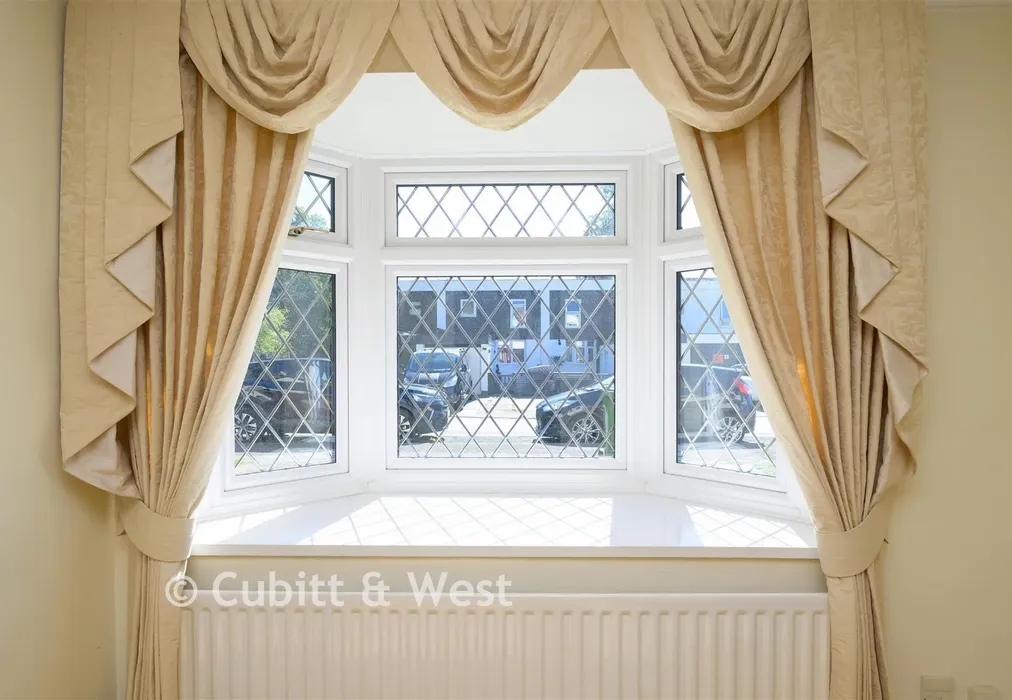 Internal Lifestyle Photograph - Fleetwood Close, Tadworth, Surrey - Wards of Kent