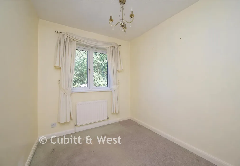 Bedroom 2 - Fleetwood Close, Tadworth, Surrey - Wards of Kent