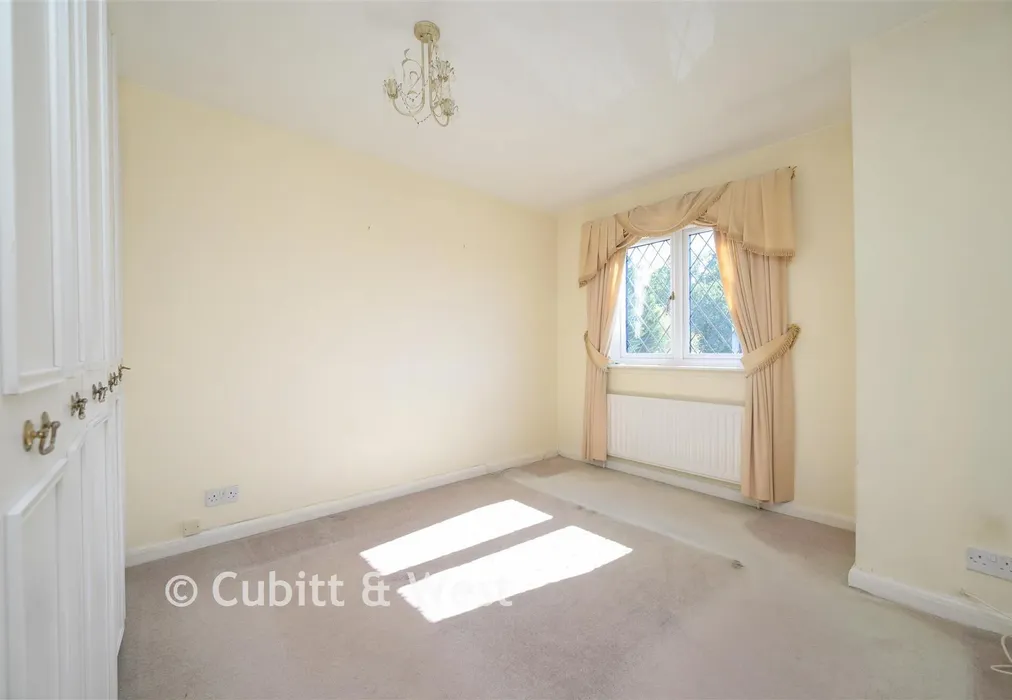 Bedroom 1 - Fleetwood Close, Tadworth, Surrey - Wards of Kent