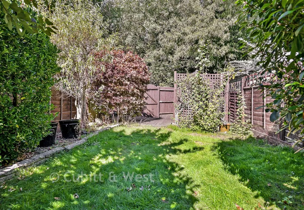 Rear Garden - Fleetwood Close, Tadworth, Surrey - Wards of Kent