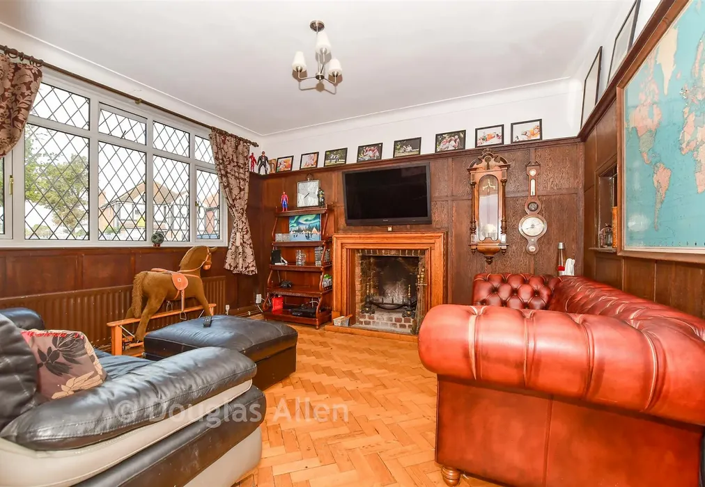Lounge - Havering Drive, Romford, Essex - Wards of Kent