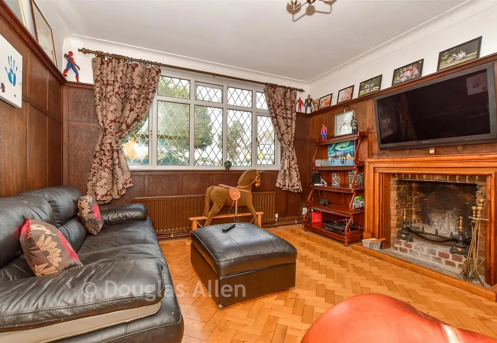 Lounge - Havering Drive, Romford, Essex - Wards of Kent