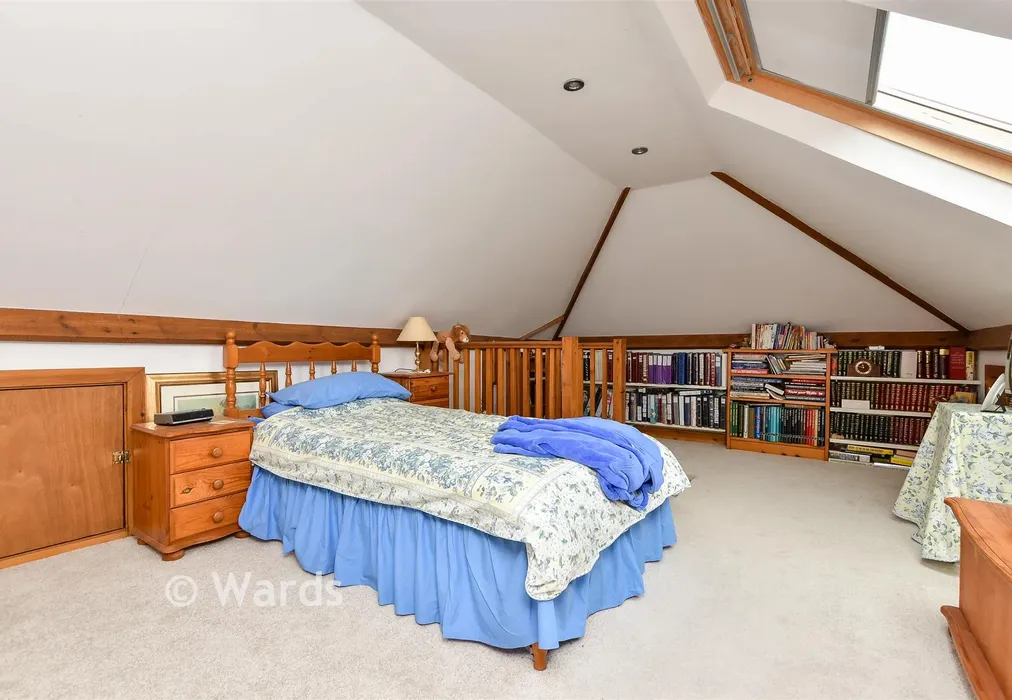 Loft Room 2 - Nottingham Road, Birchington, Kent - Wards of Kent