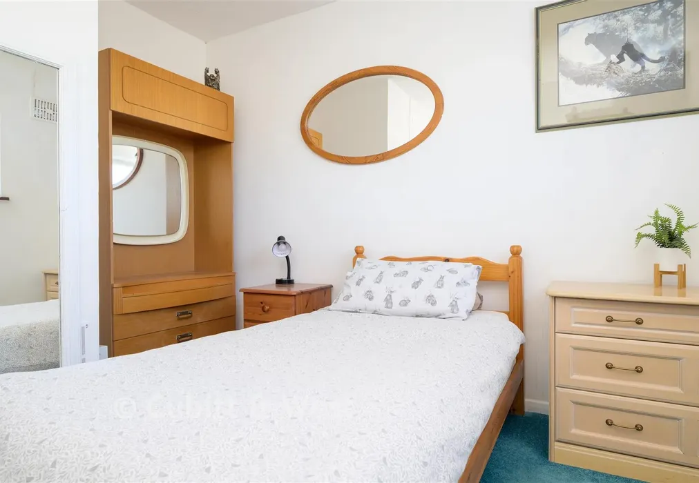 Internal Lifestyle Photograph - Huddleston Crescent, Merstham, Surrey - Wards of Kent