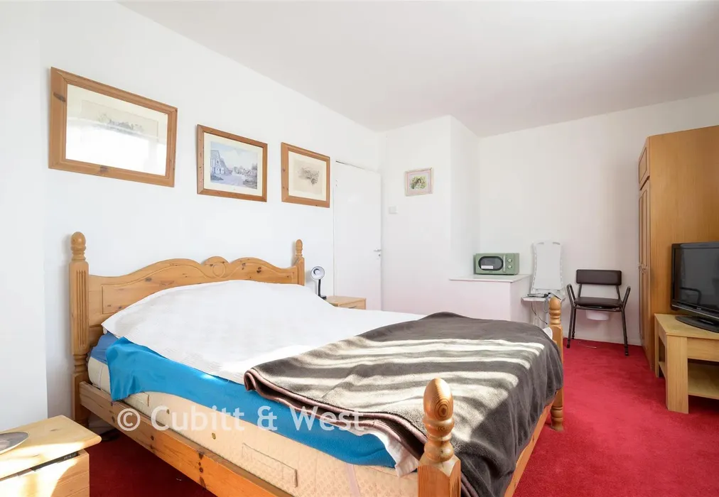 Bedroom 1 - Huddleston Crescent, Merstham, Surrey - Wards of Kent