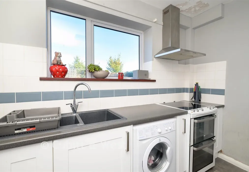 Kitchen/Breakfast Room - Huddleston Crescent, Merstham, Surrey - Wards of Kent
