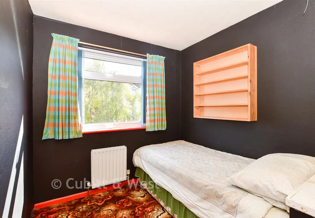 Bedroom 3 - Barnfield, Crowborough, East Sussex - Wards of Kent