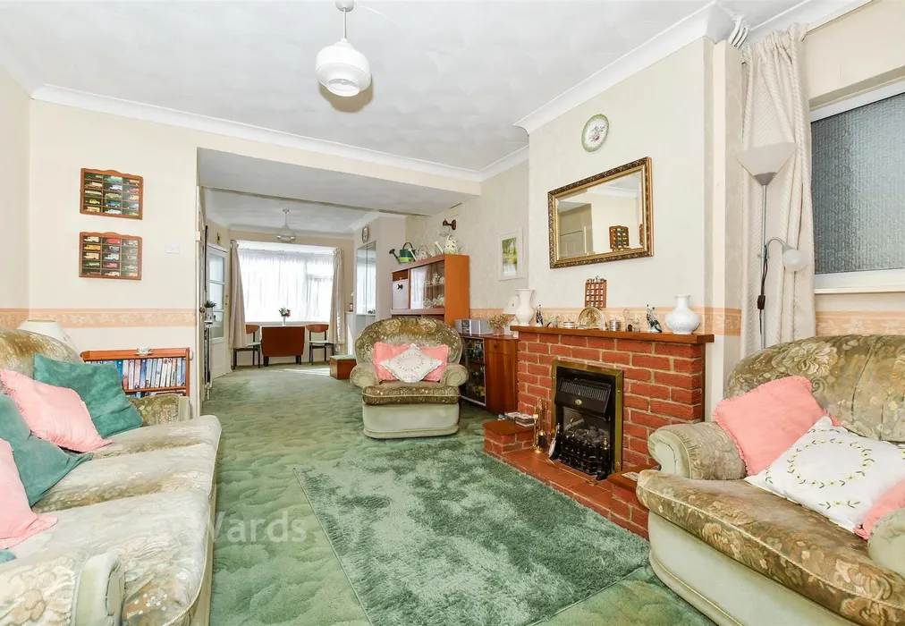 Lounge/Diner - Bramley Road, Snodland, Kent - Wards of Kent