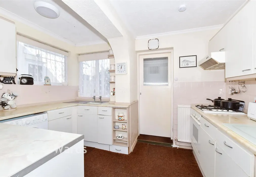 Kitchen - Bramley Road, Snodland, Kent - Wards of Kent