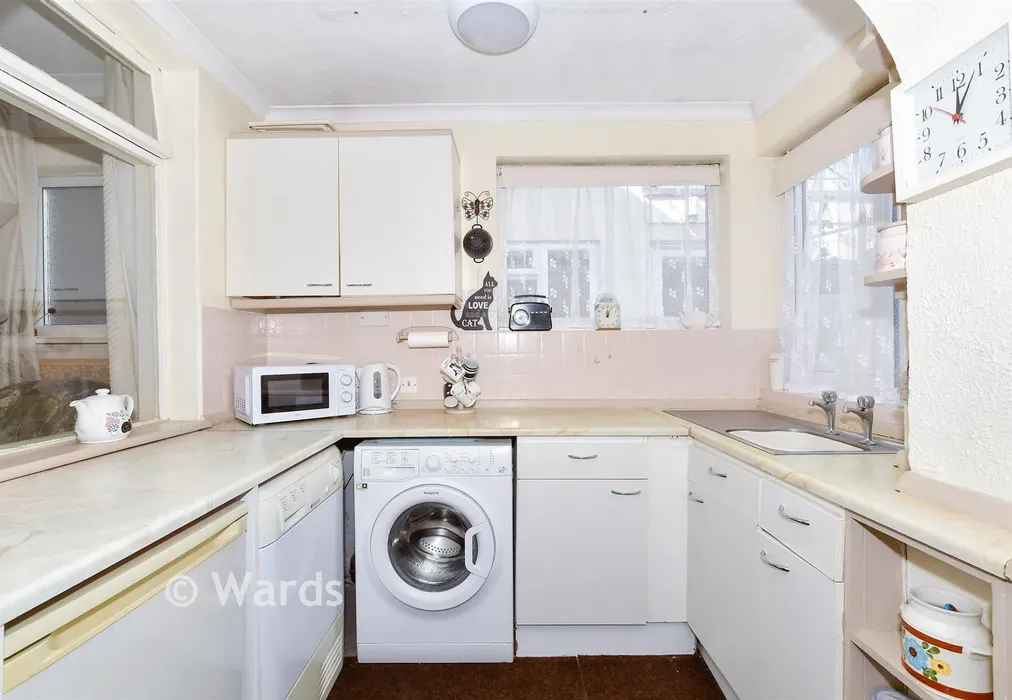 Kitchen - Bramley Road, Snodland, Kent - Wards of Kent